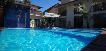 Charming Tropical Inn at Bombaça Beach – 7 Suites, Pool & Nature